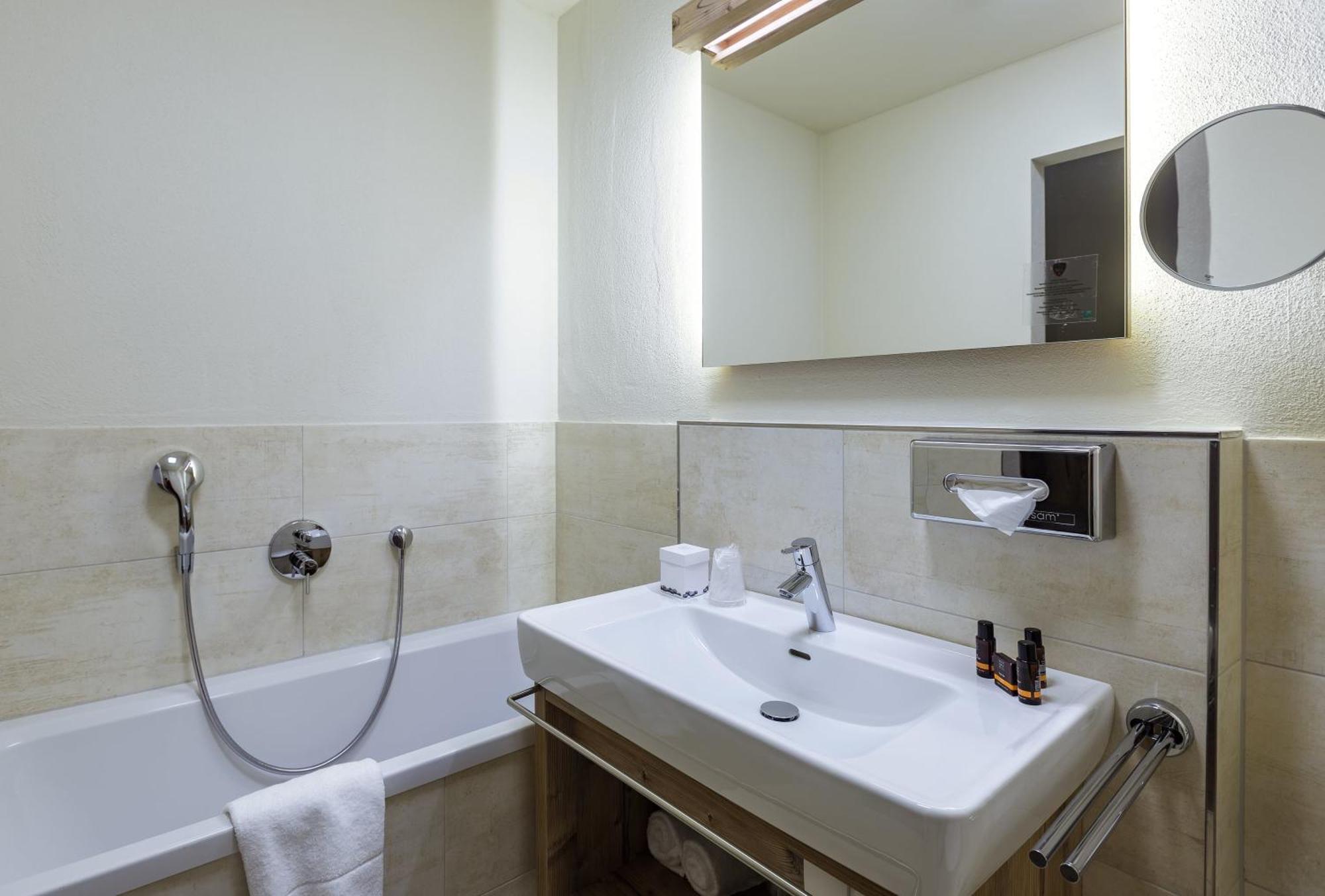 Avenida Mountain Lodges Saalbach Bilik gambar